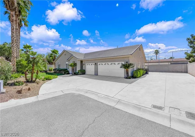Photo 3 of Single family home for sale at 6003 Lone Crk Cir, Las Vegas, NV 89103 | MLS# 2808984 | Listing updated on 2026-08-21