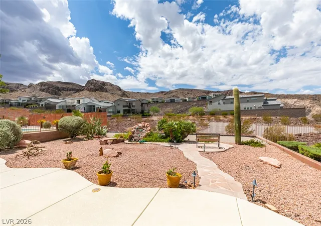Photo 3 of Sale Pending at 2087 King Mesa Dr, Henderson, NV 89012 | MLS# 2809529 | Listing updated on 2026-08-26