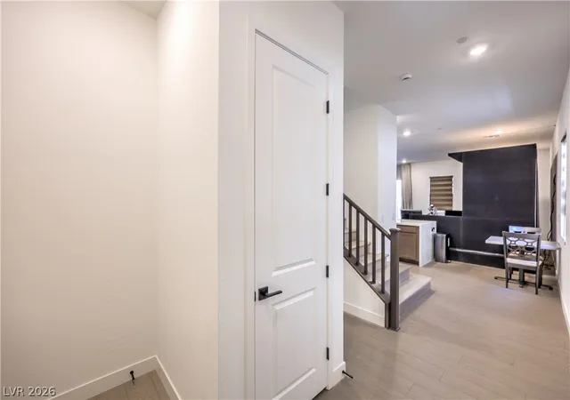 5th image of 527 Preston Oak Ln, Las Vegas, NV 89138 | MLS# 2809576