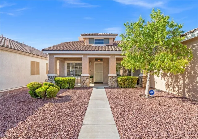 Photo 3 of Sale Pending at 9113 Imperial Castle Ct, Las Vegas, NV 89147 | MLS# 2809934 | Listing updated on 2026-08-20