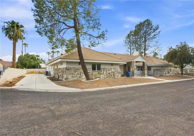 Photo 3 of Mansion for sale at 3840 Topaz St, Las Vegas, NV 89121 | MLS# 2809963 | Listing updated on 2026-08-21