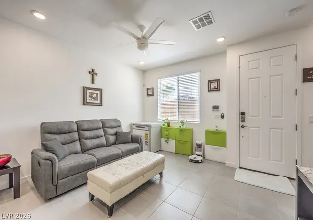 Photo 3 of Townhouse for sale at 172 Freeport View Pl, Henderson, NV 89011 | MLS# 2810160 | Listing updated on 2026-08-28