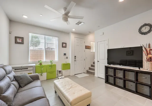 Photo 4 of Townhouse for sale at 172 Freeport View Pl, Henderson, NV 89011 | MLS# 2810160 | Listing updated on 2026-08-28