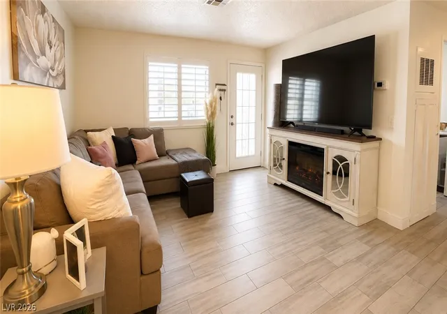 Photo 4 of Townhouse for sale at 2140 Petersham Ct #B, Las Vegas, NV 89108 | MLS# 2810137 | Listing updated on 2026-08-22
