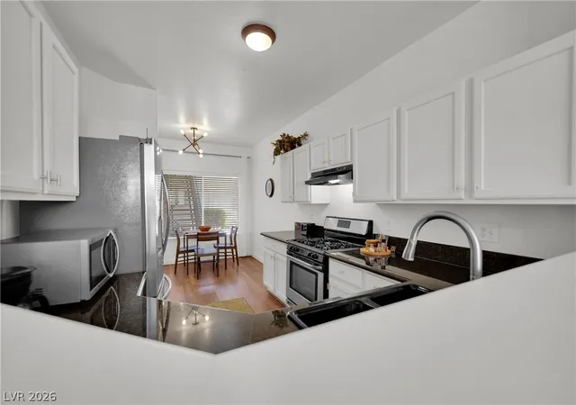 Listing Photo 5 - Condo for sale in building located at 2000 Quarry Ridge St, Las Vegas, NV 89117 - Unit #104