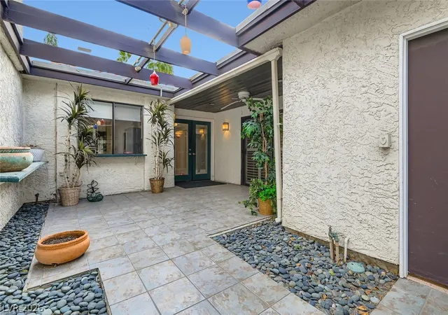Photo 3 of Townhouse for sale at 2543 Laconia Ave, Las Vegas, NV 89121 | MLS# 2810691 | Listing updated on 2026-08-20