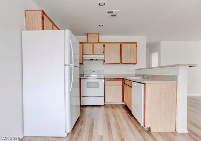 Listing Photo 5 - Condo for sale in building located at 4182 Orbit Ave, Las Vegas, NV 89115