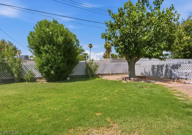 Photo 3 of Single family home for sale at 551 E Oakey Blvd, Las Vegas, NV 89104 | MLS# 2799475 | Listing updated on 2026-08-20