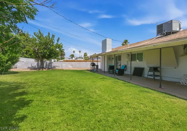 Photo 4 of Single family home for sale at 551 E Oakey Blvd, Las Vegas, NV 89104 | MLS# 2799475 | Listing updated on 2026-08-20