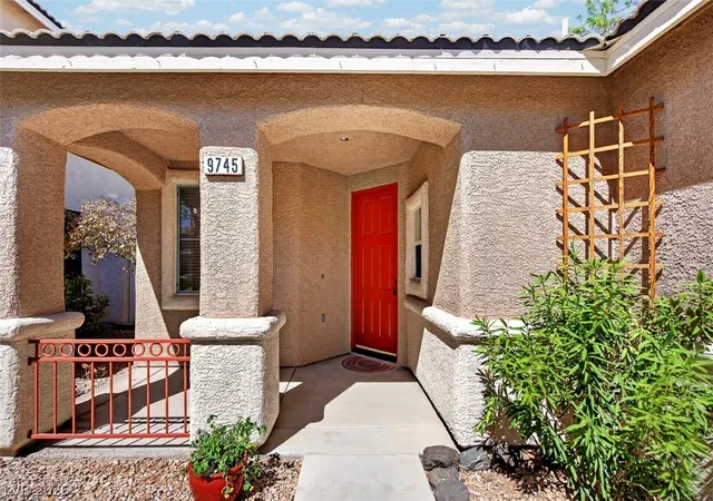 Photo 2 of Single family home for sale at 9745 Canterbury Creek St, Las Vegas, NV 89183 | MLS# 2810772 | Listing updated on 2026-09-01