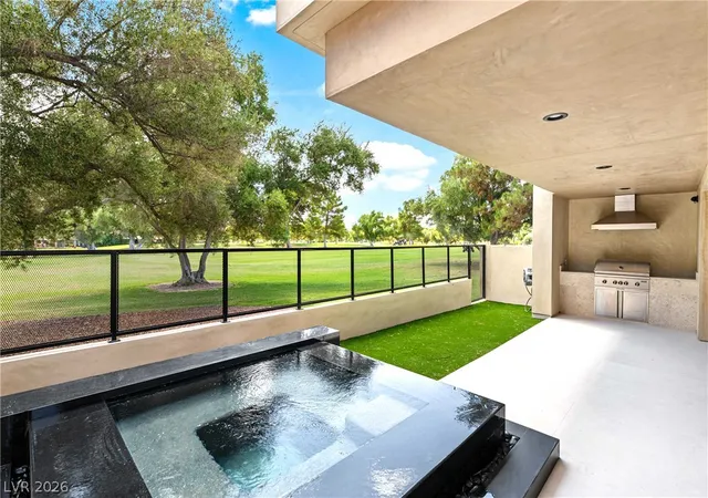 2nd image of 2847 Queens Courtyard Dr, Las Vegas, NV 89109 | MLS# 2809437