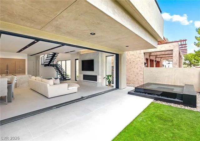 4th image of 2847 Queens Courtyard Dr, Las Vegas, NV 89109 | MLS# 2809437