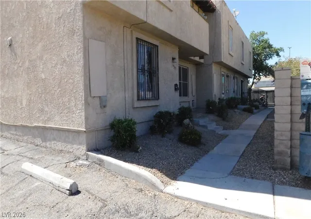 Photo 3 of Townhouse for sale at 6333 W Washington Ave, Las Vegas, NV 89107 | MLS# 2811118 | Listing updated on 2026-08-22