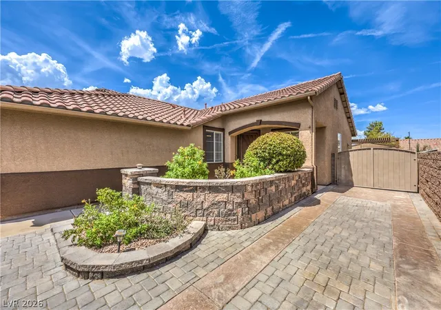 Photo 2 of Sale Pending at 168 Ridge Crossing Ave, Henderson, NV 89002 | MLS# 2810744 | Listing updated on 2026-08-28