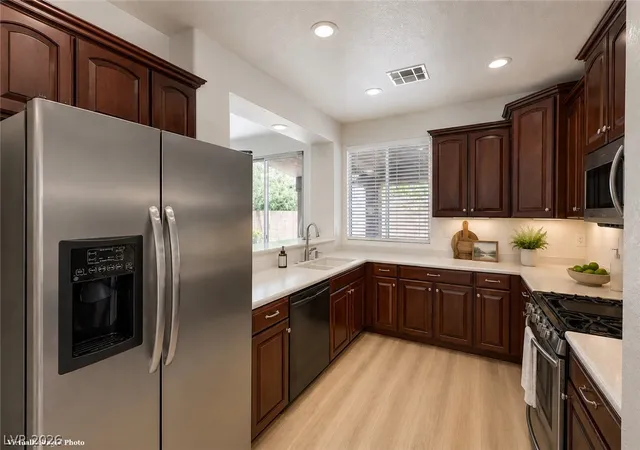 Photo 3 of Sale Pending at 168 Ridge Crossing Ave, Henderson, NV 89002 | MLS# 2810744 | Listing updated on 2026-08-28