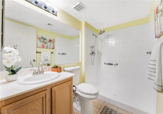Listing Photo 5 - Condo for sale in building located at 1909 High Vly Ct, Las Vegas, NV 89128 - Unit #204