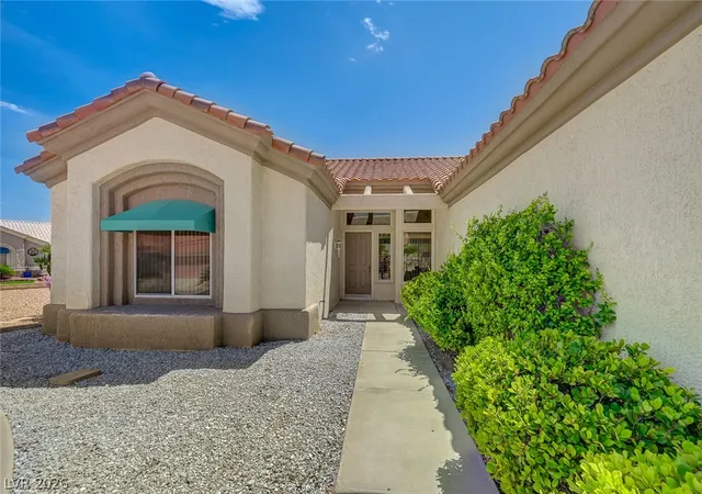 Photo 4 of Sale Pending at 2832 Hanging Rock Dr, Las Vegas, NV 89134 | MLS# 2812321 | Listing updated on 2026-08-28