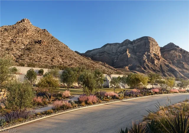 7th image of 10 Western Skyline Dr, Las Vegas, NV 89138 | MLS# 2812476