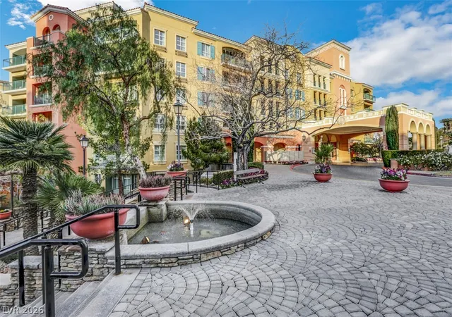 Listing Photo 2 - Condo for sale in building located at 30 Strada Di Villaggio, Henderson, NV 89011 - Unit #147
