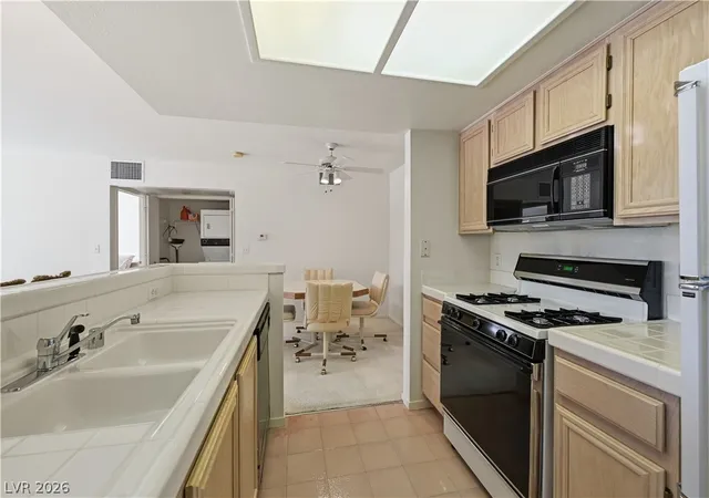 Listing Photo 4 - Condo for sale in building located at 1908 Rio Cyn Ct, Las Vegas, NV 89128 - Unit #206