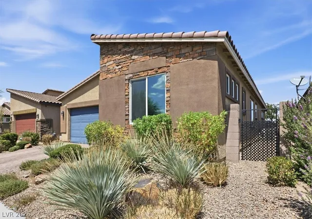 Photo 3 of Single family home for sale at 2128 Del Aqua Ave, Henderson, NV 89002 | MLS# 2810711 | Listing updated on 2026-08-27