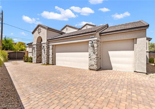 Photo 4 of Single family home for sale at 625 Robin Ln, Henderson, NV 89015 | MLS# 2811803 | Listing updated on 2026-08-27