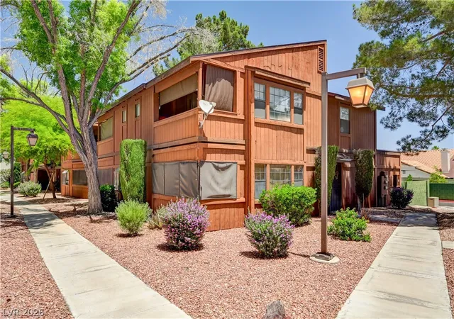 Photo 3 of Townhouse for sale at 5889 Laredo St, Las Vegas, NV 89146 | MLS# 2812659 | Listing updated on 2026-08-28