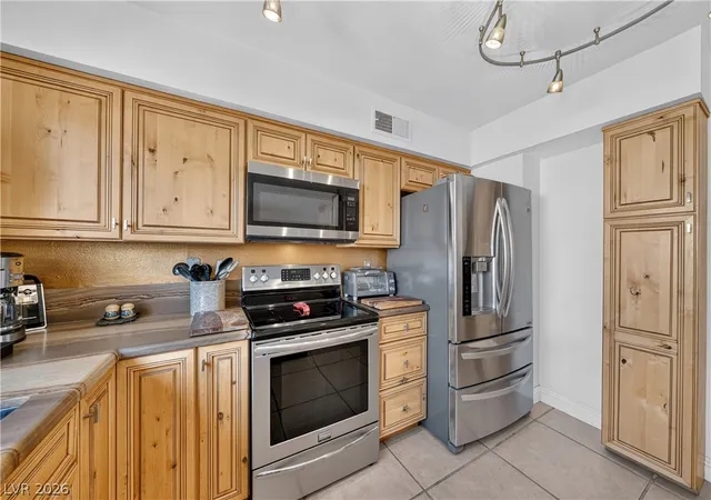 Photo 3 of Townhouse for sale at 3209 Kinsale Ct, Las Vegas, NV 89121 | MLS# 2811071 | Listing updated on 2026-08-29