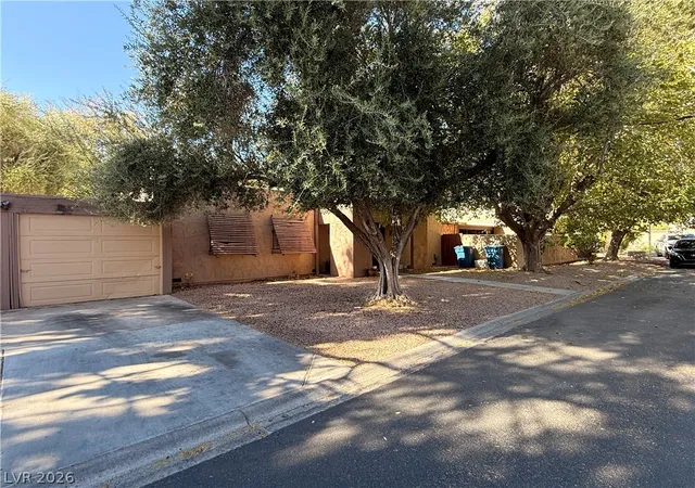 Photo 2 of Townhouse for sale at 4241 Brockton Green Ct, Las Vegas, NV 89110 | MLS# 2812580 | Listing updated on 2026-08-29