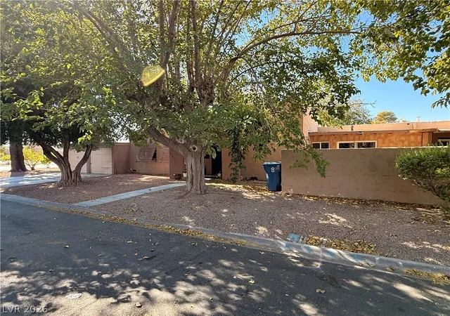 Photo 3 of Townhouse for sale at 4241 Brockton Green Ct, Las Vegas, NV 89110 | MLS# 2812580 | Listing updated on 2026-08-29