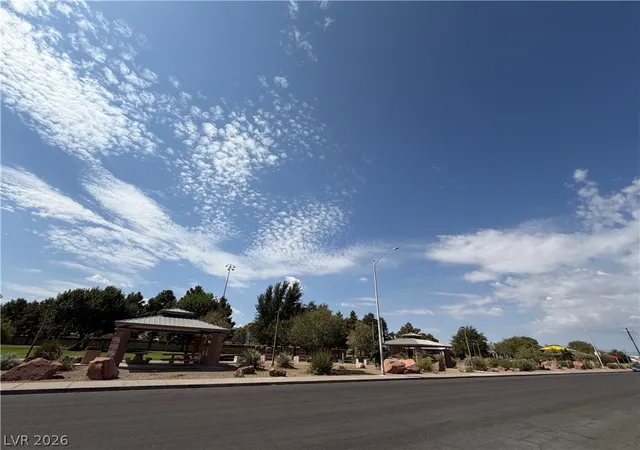Photo 2 of House for sale at 425 E Merlayne Dr, Henderson, NV 89011 | MLS# 2810758 | Listing updated on 2026-08-30