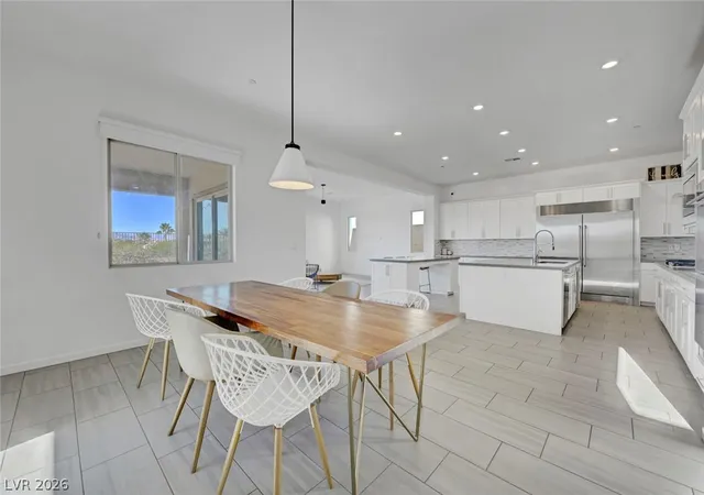 Photo 4 of Single family home for sale at 699 Glowing Horizon St, Henderson, NV 89052 | MLS# 2813888 | Listing updated on 2026-09-01