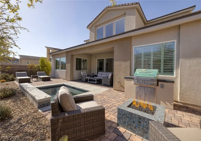 Photo 1 of Single family home for sale at 12 Hilltop Crst St, Henderson, NV 89011 | MLS# 2813958 | Listing updated on 2026-09-01