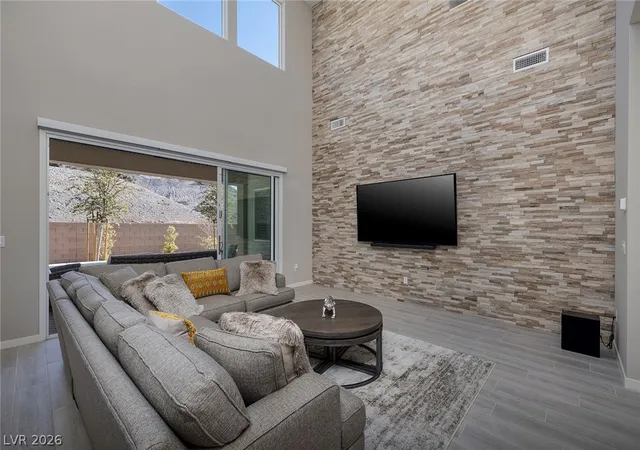 Photo 2 of Single family home for sale at 12 Hilltop Crst St, Henderson, NV 89011 | MLS# 2813958 | Listing updated on 2026-09-01