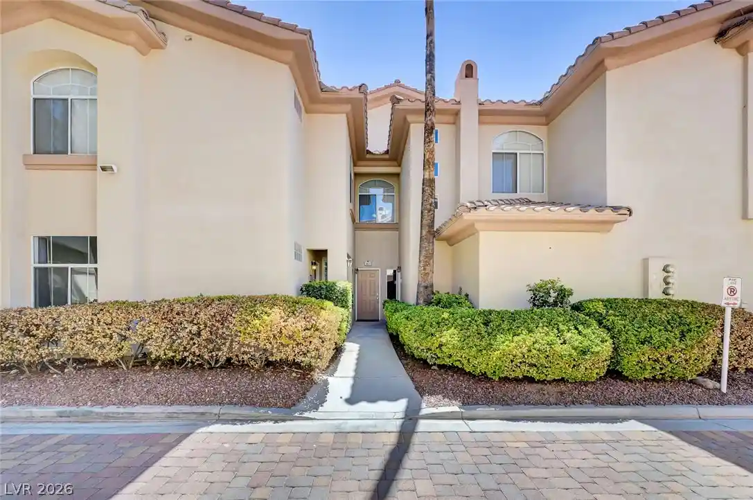 Listing Photo 1 - Condo for sale in 2050 W Warm Springs Rd located at 2050 W Warm Springs Rd, Henderson, NV 89014 - Unit #2812