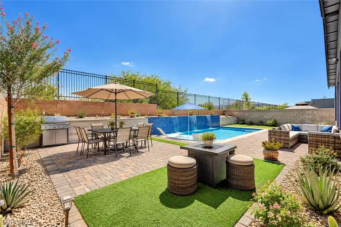 Photo 1 of Single family home for sale at 33 Reverie Hts Ave, Henderson, NV 89011 | MLS# 2816365 | Listing updated on 2026-10-19