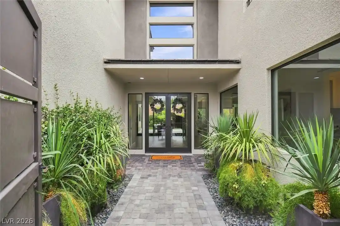 Photo 1 of Single family home for sale at 1 Moonfire Dr, Las Vegas, NV 89135 | MLS# 2816423 | Listing updated on 2026-10-24
