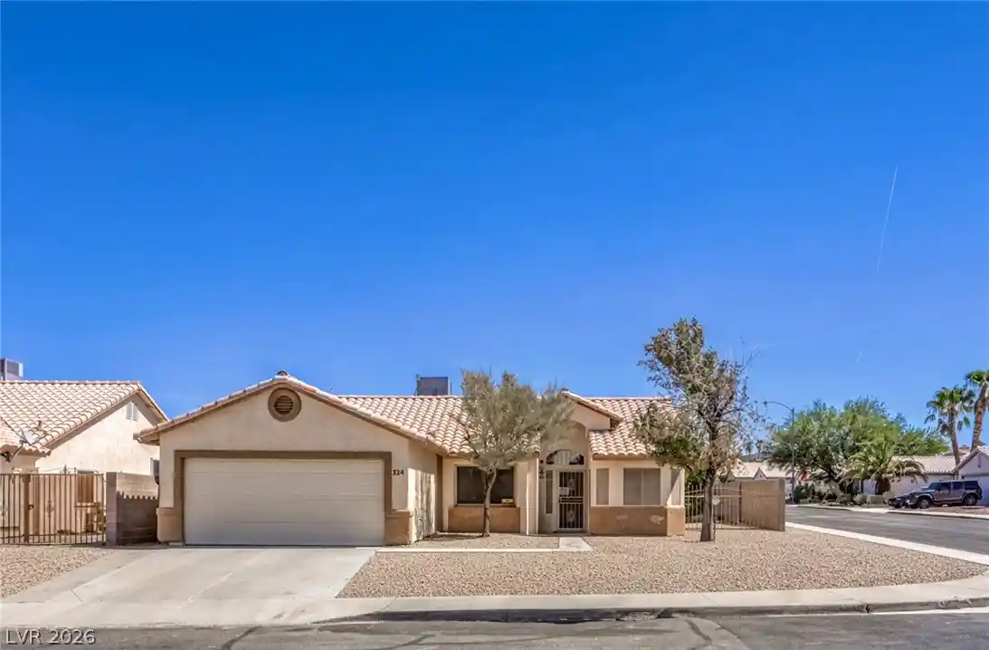 Single family home for sale at 114 Vista Del Lago St, Henderson, NV 89015 | MLS# 2818393