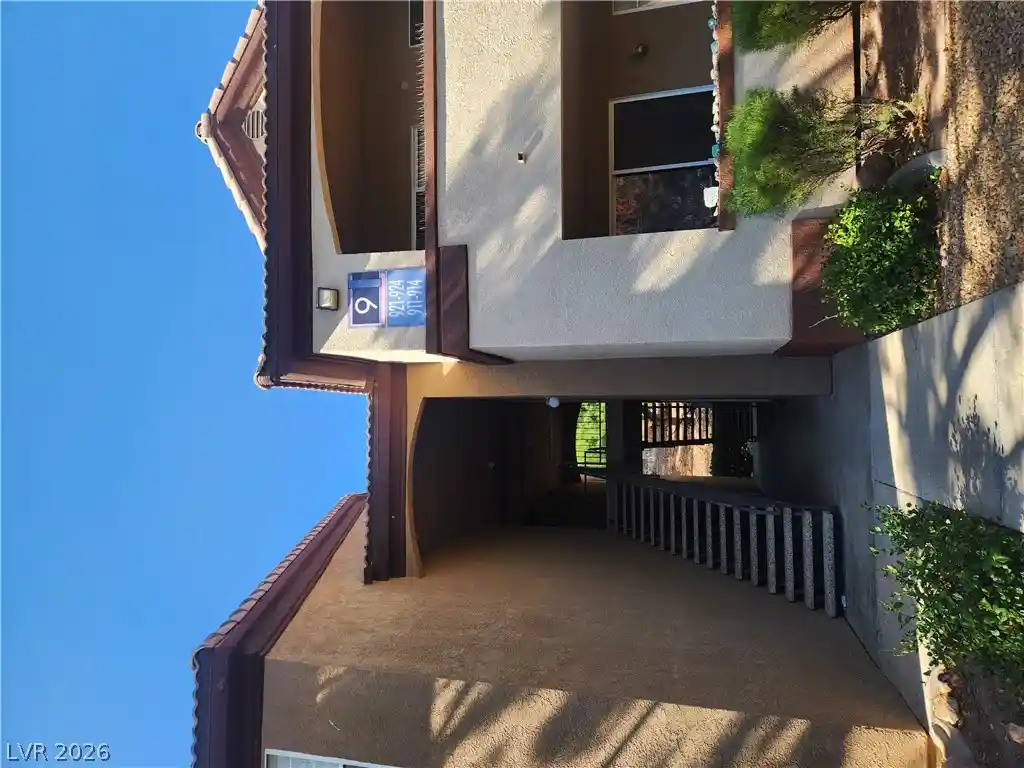 Listing Photo 1 - Condo for sale in 231 W Horizon Ridge Pkwy located at 231 W Horizon Ridge Pkwy, Henderson, NV 89012 - Unit #924