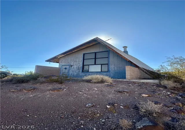 Photo 3 of Sale Pending at 141 W Country Clb Dr, Henderson, NV 89015 | MLS# 2820427 | Listing updated on 2026-10-08