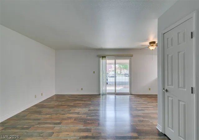 Listing Photo 5 - Condo for sale in building located at 5240 Indian River Dr, Las Vegas, NV 89103 - Unit #273