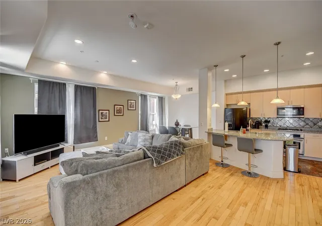 Listing Photo 3 - Condo for sale in building located at 38 E Serene Ave, Las Vegas, NV 89123 - Unit #306