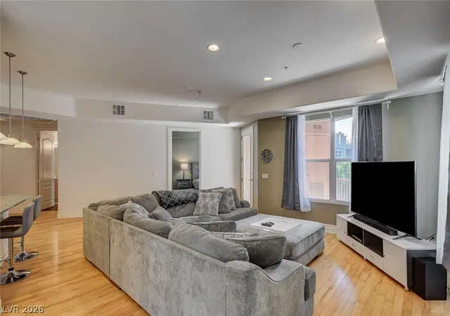 Listing Photo 4 - Condo for sale in building located at 38 E Serene Ave, Las Vegas, NV 89123 - Unit #306
