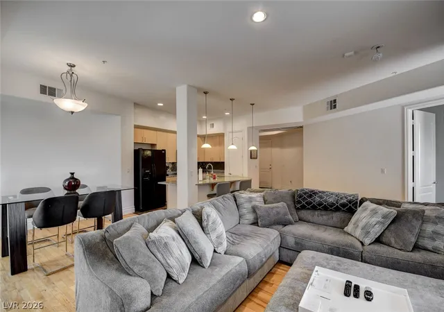 Listing Photo 5 - Condo for sale in building located at 38 E Serene Ave, Las Vegas, NV 89123 - Unit #306