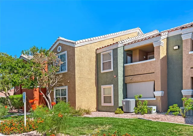 Photo 2 of Condo for sale at 8101 W Flamingo Rd #1074, Las Vegas, NV 89147 | MLS# 2821834 | Listing updated on 2026-10-02