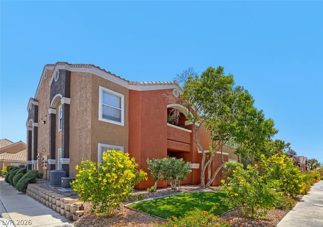 Photo 3 of Condo for sale at 8101 W Flamingo Rd #1074, Las Vegas, NV 89147 | MLS# 2821834 | Listing updated on 2026-10-02