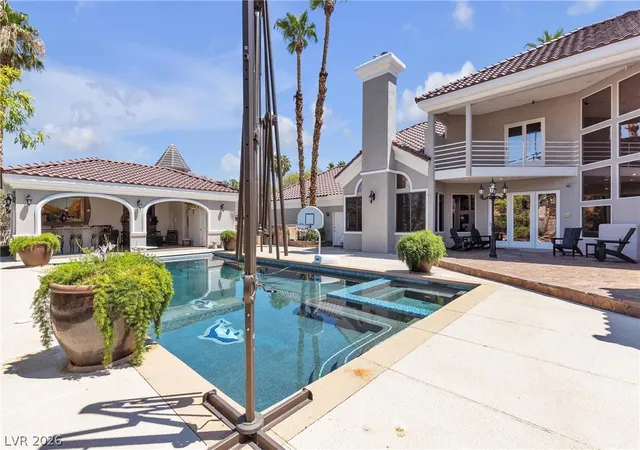 Photo 1 of Mansion for sale at 3341 Camino Gdns Way, Las Vegas, NV 89146 | MLS# 2822048 | Listing updated on 2026-10-01