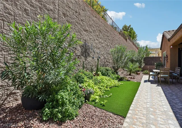 Photo 4 of Single family home for sale at 2188 Bannerwood St, Henderson, NV 89044 | MLS# 2821666 | Listing updated on 2026-09-27