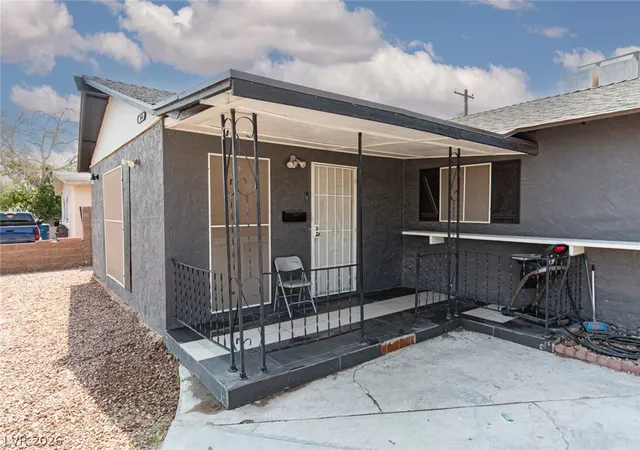 Photo 2 of Single family home for sale at 3040 Holly Hl Ave, Las Vegas, NV 89104 | MLS# 2822137 | Listing updated on 2026-09-29