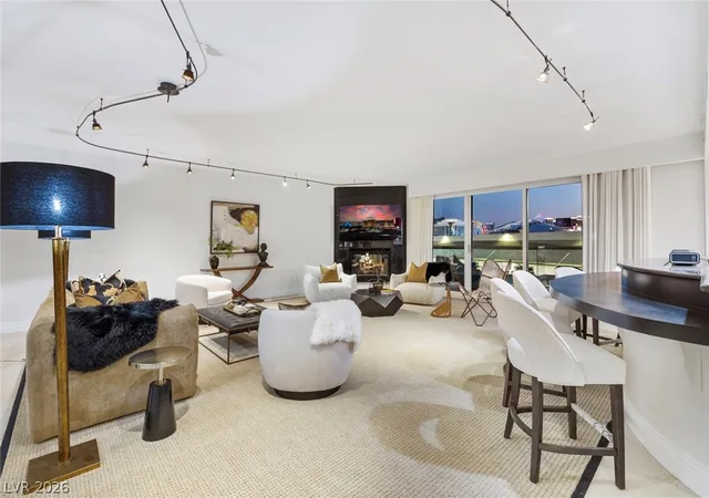 Listing Photo 1 - Condo for sale in building located at 2857 Paradise Rd, Las Vegas, NV 89109 - Unit #602